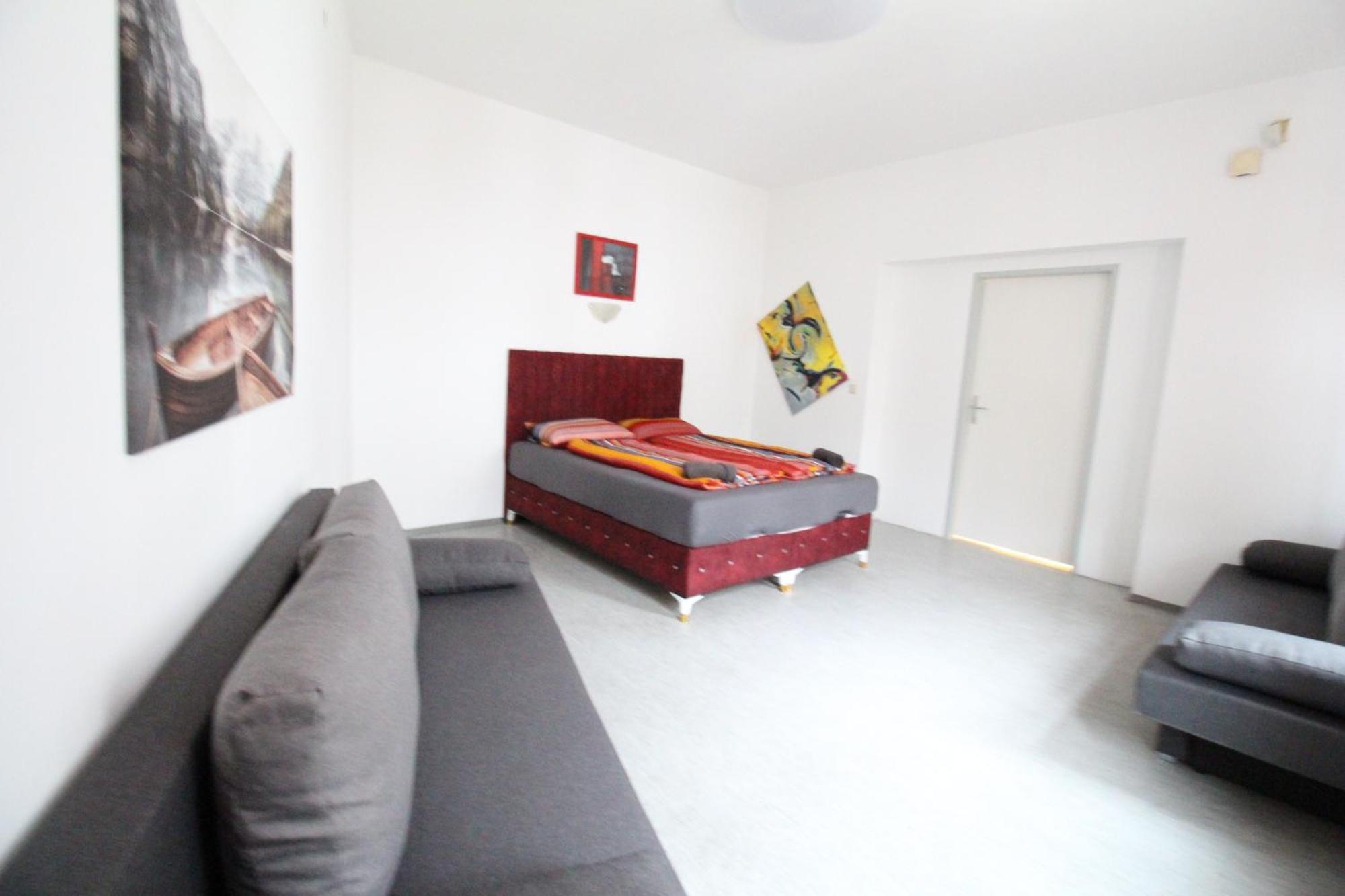 Zx Quad Room In Meidling Viena Exterior foto